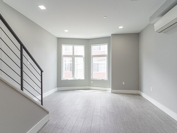 5th image of 1733 Ingersoll St #B