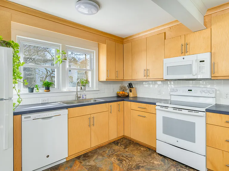 306 Horace Mann Ave — Photo 4