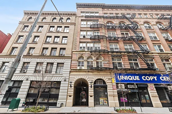 Rented by Keller Williams NYC | media 23