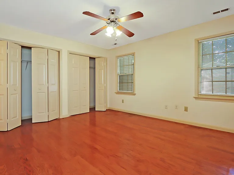 109 Larkspur Holw — Photo 10