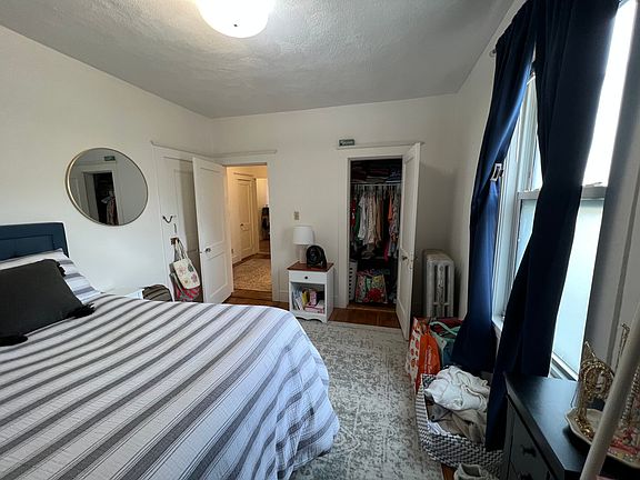 3rd image of 15 Scottfield Rd APT 3