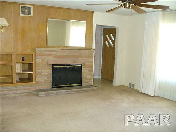 5th image of 105 N Sanderson Ave