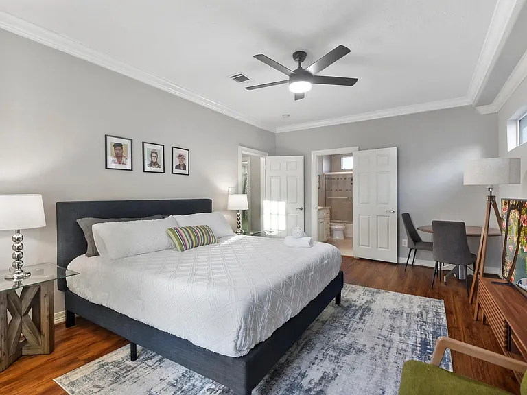 1202 W 25th St — Photo 29