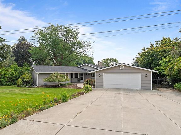 5th image of 4706 Snowmountain Rd