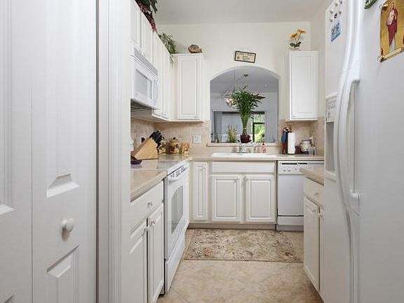 4th image of 14140 Winchester Ct
