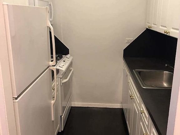 5th image of 345 W 58th St APT 10J