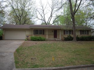 2418 S Barcliff Ave, Springfield, MO 65804