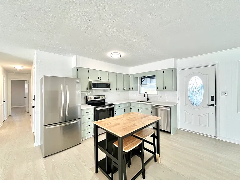 1727 Triangle Cir — Photo 8