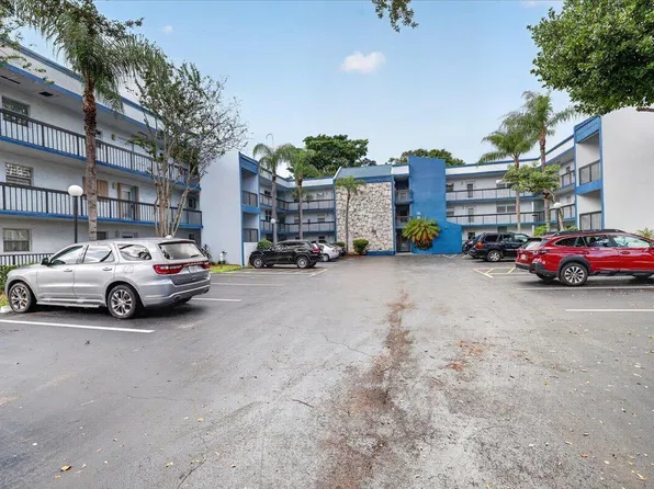 3070 HOLIDAY SPRINGS Boulevard #304, Margate, FL 33063