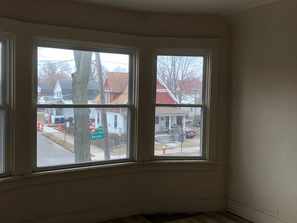 2nd image of 801 1/2 Nevada St