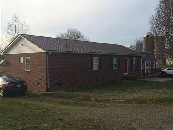 7564 Greenwood Rd, Cross Plains, TN 37049