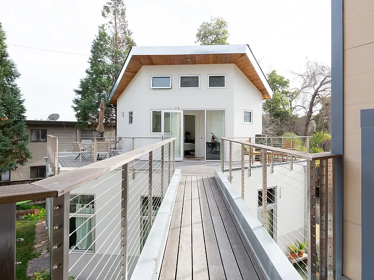 348 Warwick Ave — Photo 12