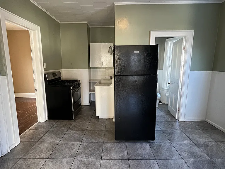 88 Arnold St #3 — Photo 6