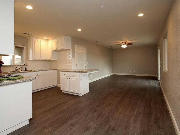 3rd image of 2208 W Michigan Ave