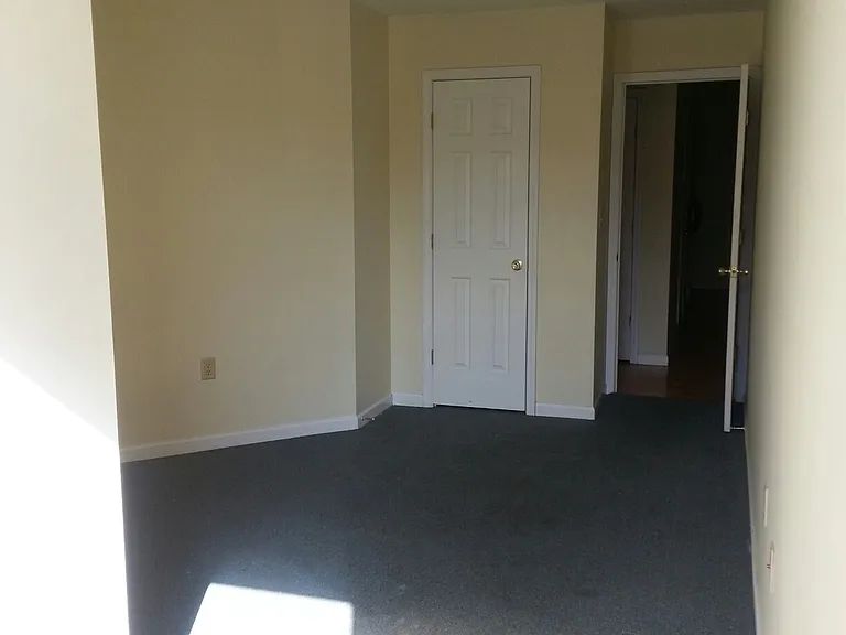 80 E State St — Photo 20