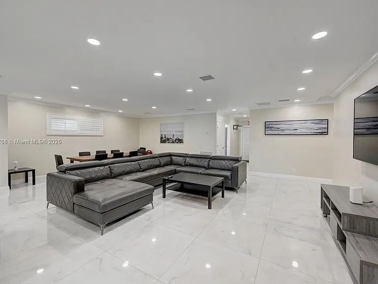 1311 Rodman St — Photo 21