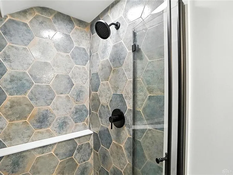 108 Napoleon Dr — Photo 28