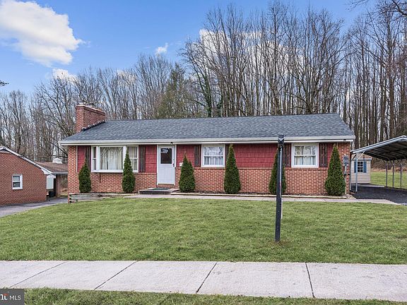 3rd image of 24 N Kelly Ave