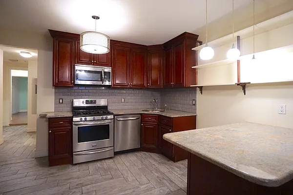 Rented by Compass | media 12