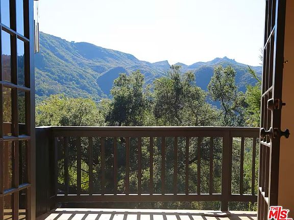 3rd image of 178 Muerdago Rd