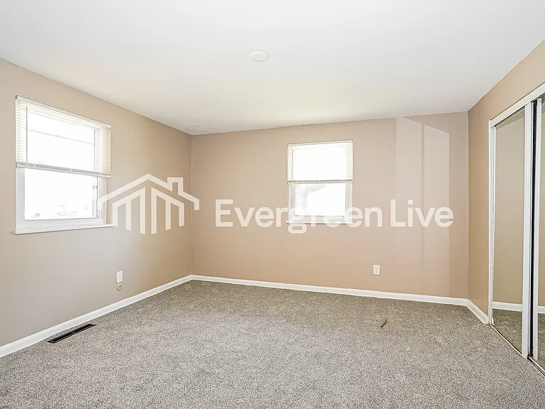 6868 Gilette Dr — Photo 10