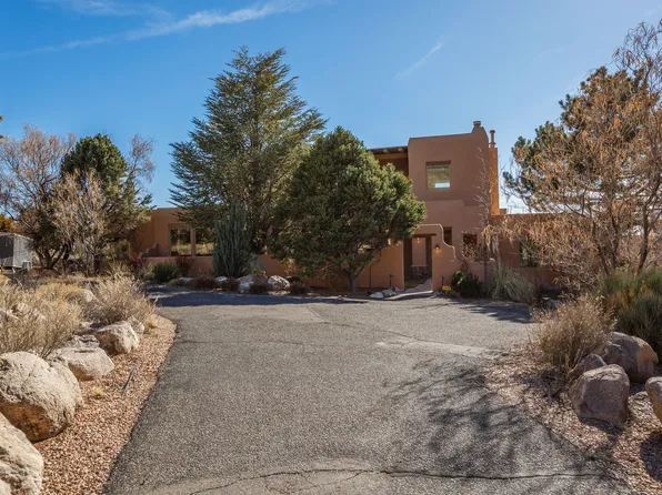 330 Paintbrush Dr NE, Albuquerque, NM 87122