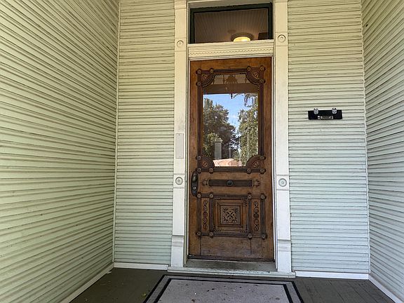 4th image of 915 E 5th St #A