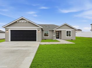 16 W 12th St, Deer Park, WA 99006