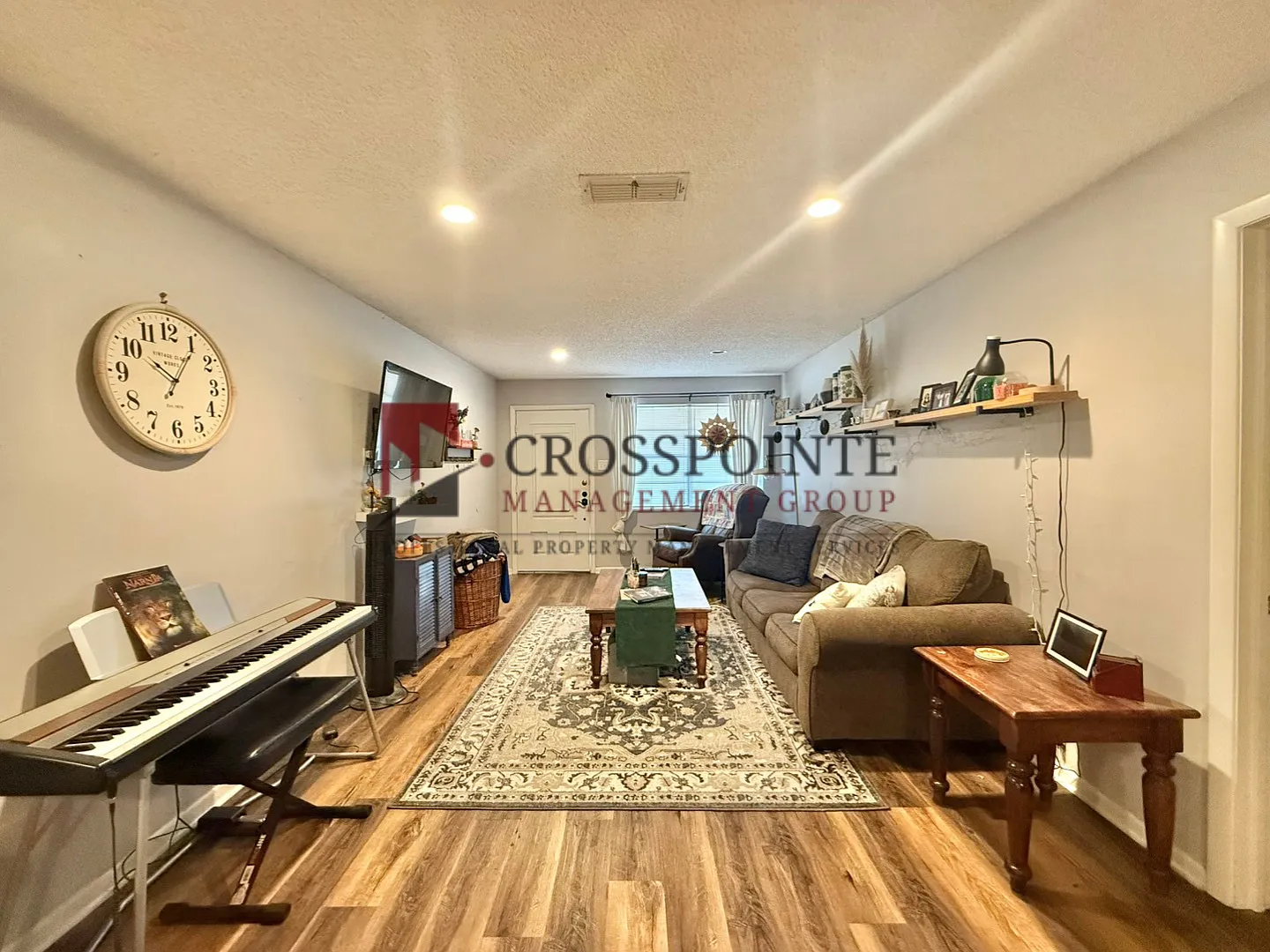Coming Soon! 4 Bedroom 2.5 Bathroom Home! — Photo 3