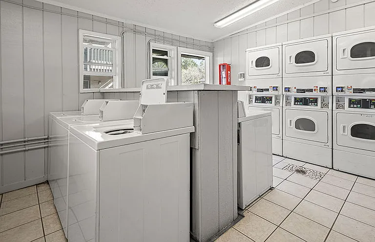 St. John's Pointe Apartment Homes — Photo 15