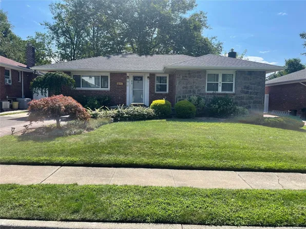 215 Willets Lane, Jericho, NY 11753