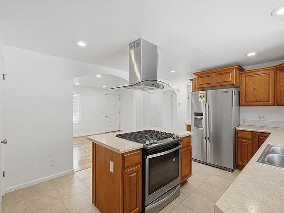 4th image of 96 W Paula Dr