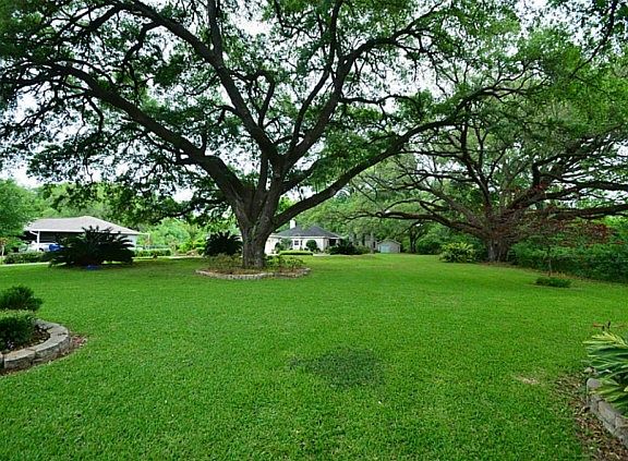 4th image of 703 Bull Ln
