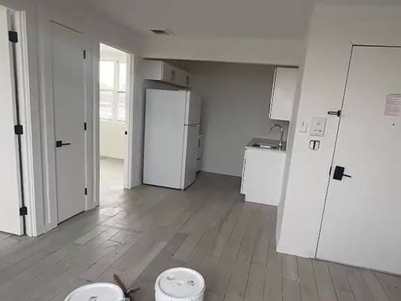 4th image of 2785 Webb Ave #5A