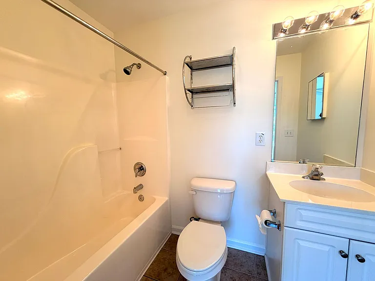 4105 Perrine St — Photo 18