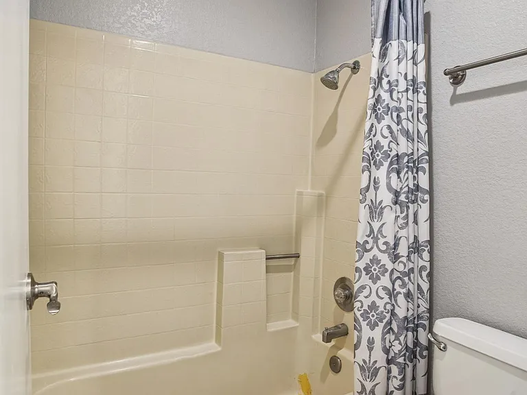 600 Canyon Oaks Dr #F — Photo 28