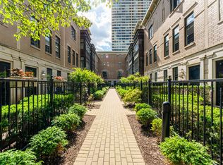 1722 S Indiana Ave, Chicago, IL 60616