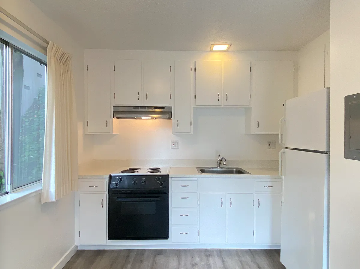 Building Photo - 39 Cedar St #A