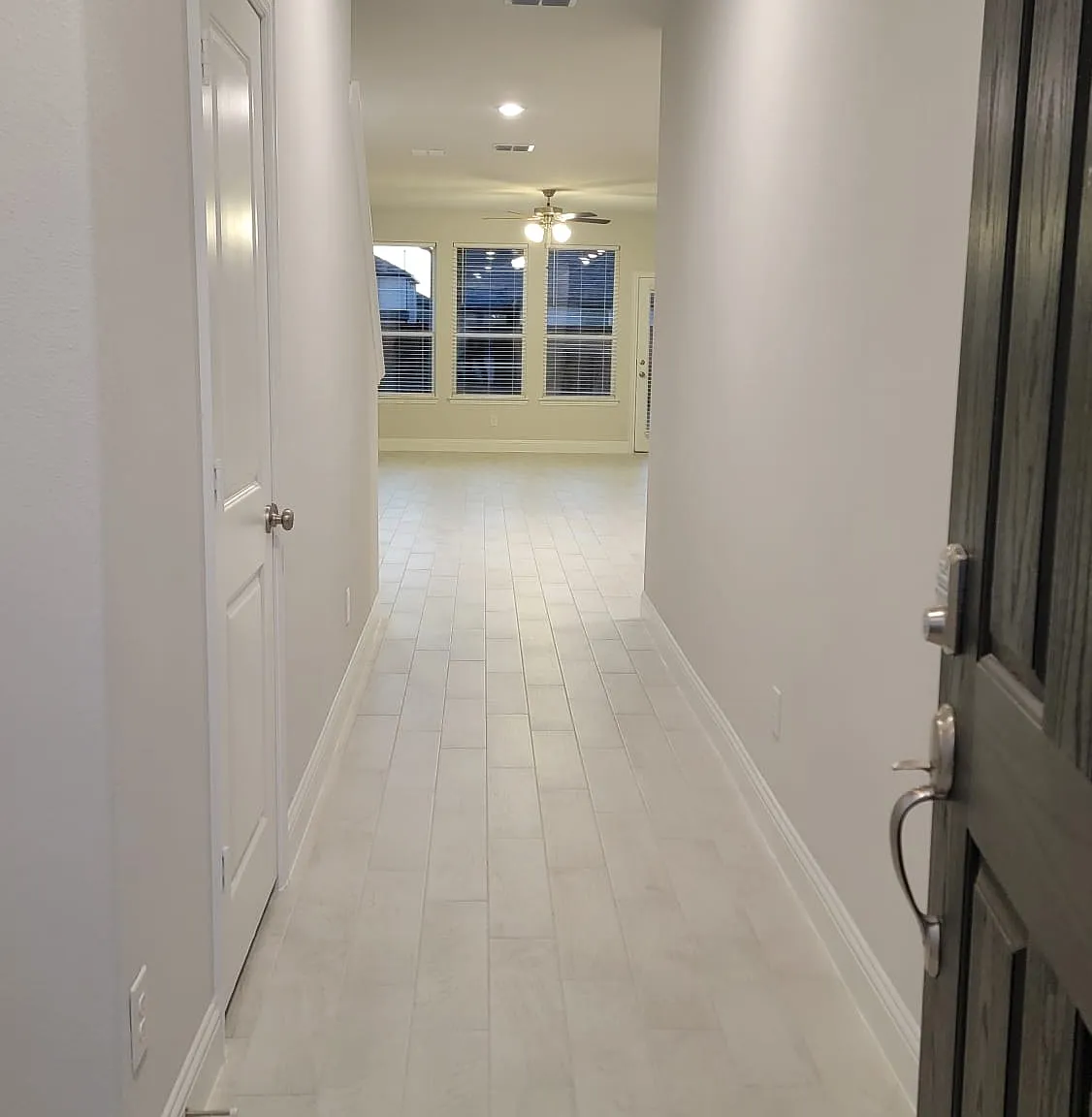 913 Amenduni Ln — Photo 3