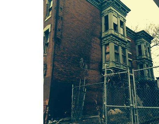 4th image of 909 W Lehigh Ave
