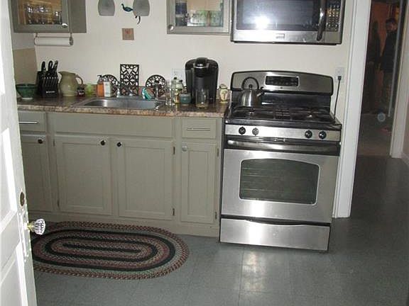 5th image of 59 W Hazeltine Ave