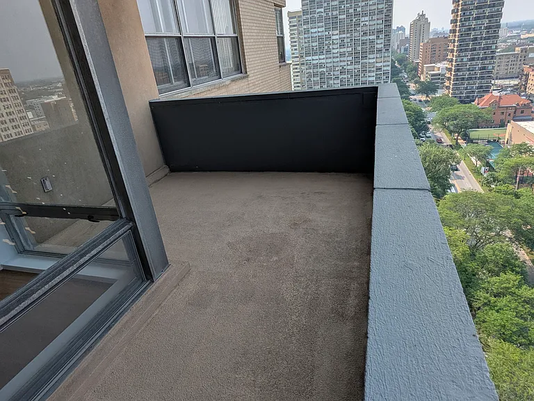 6301 N Sheridan Rd #18J — Photo 4