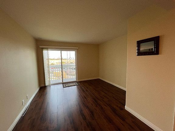 5th image of 259 S Ventura Rd Unit 252