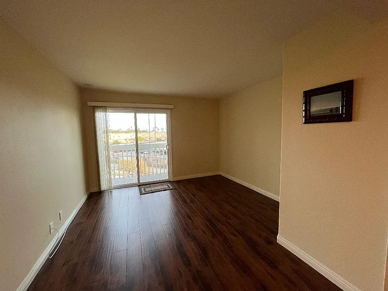 259 S Ventura Rd #252 — Photo 5