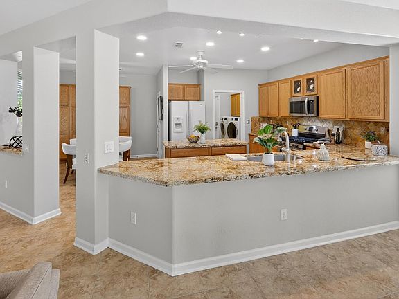 3rd image of 354 Daylily Ln