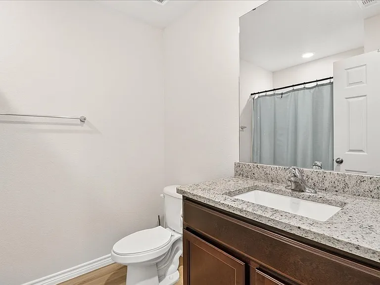 1638 Comfy Way — Photo 27