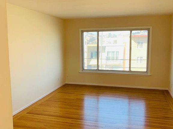 4th image of 5571 Mission St #3