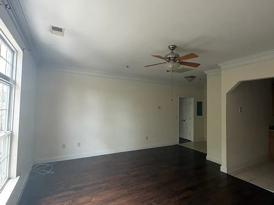 875 Main St #1