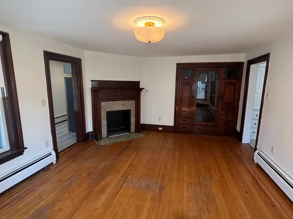 38 Cottage St #2, Rutland, VT 05701