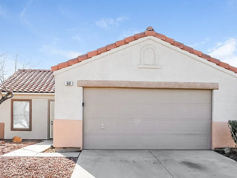 681 Indian Row Ct — Photo 1